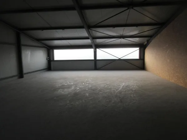 Dépot 200 m²