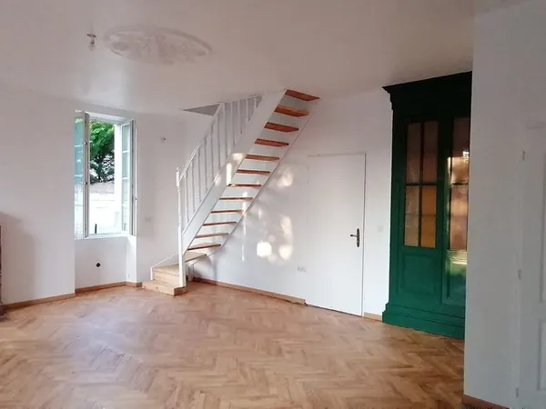 Vaste T3 en duplex de 80m2 lumineux et entièrement rénové