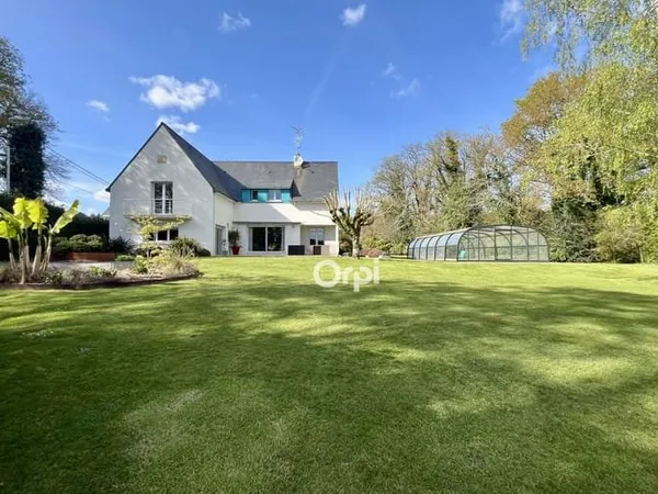 Maison 9 pièces 285 m²