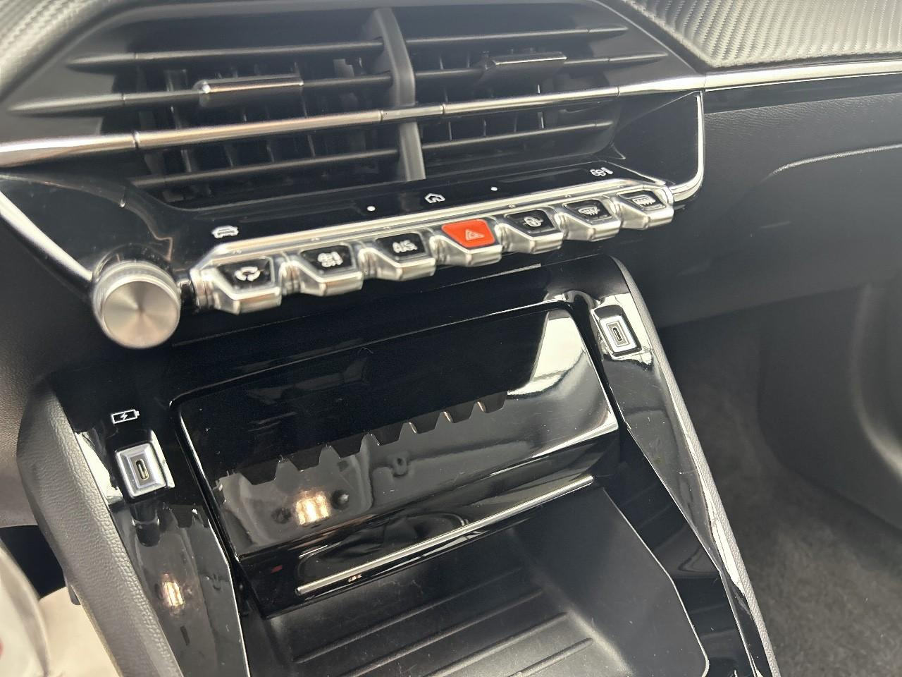 Peugeot 208 100 s&s bvm6 allure — photo 27