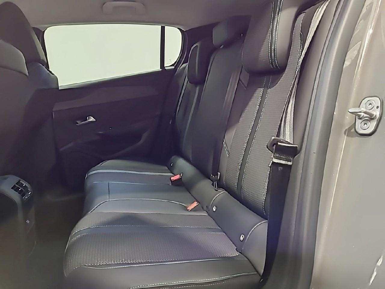 Peugeot 308 hybrid 145 e-dcs6 allure — photo 13