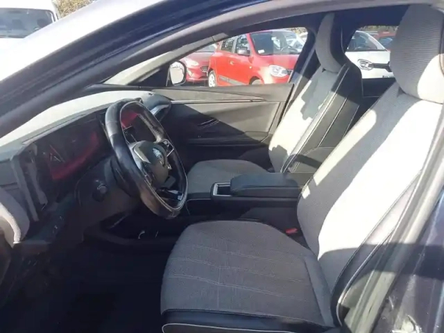Renault Megane e-tech ev60 220 ch optimum charge — photo 19