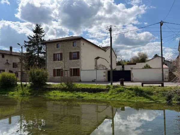Maison 6 pièces 382 m²