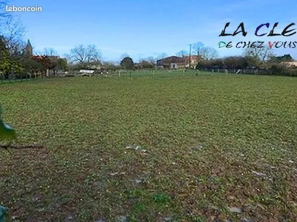 Terrain 2000 m² Benet