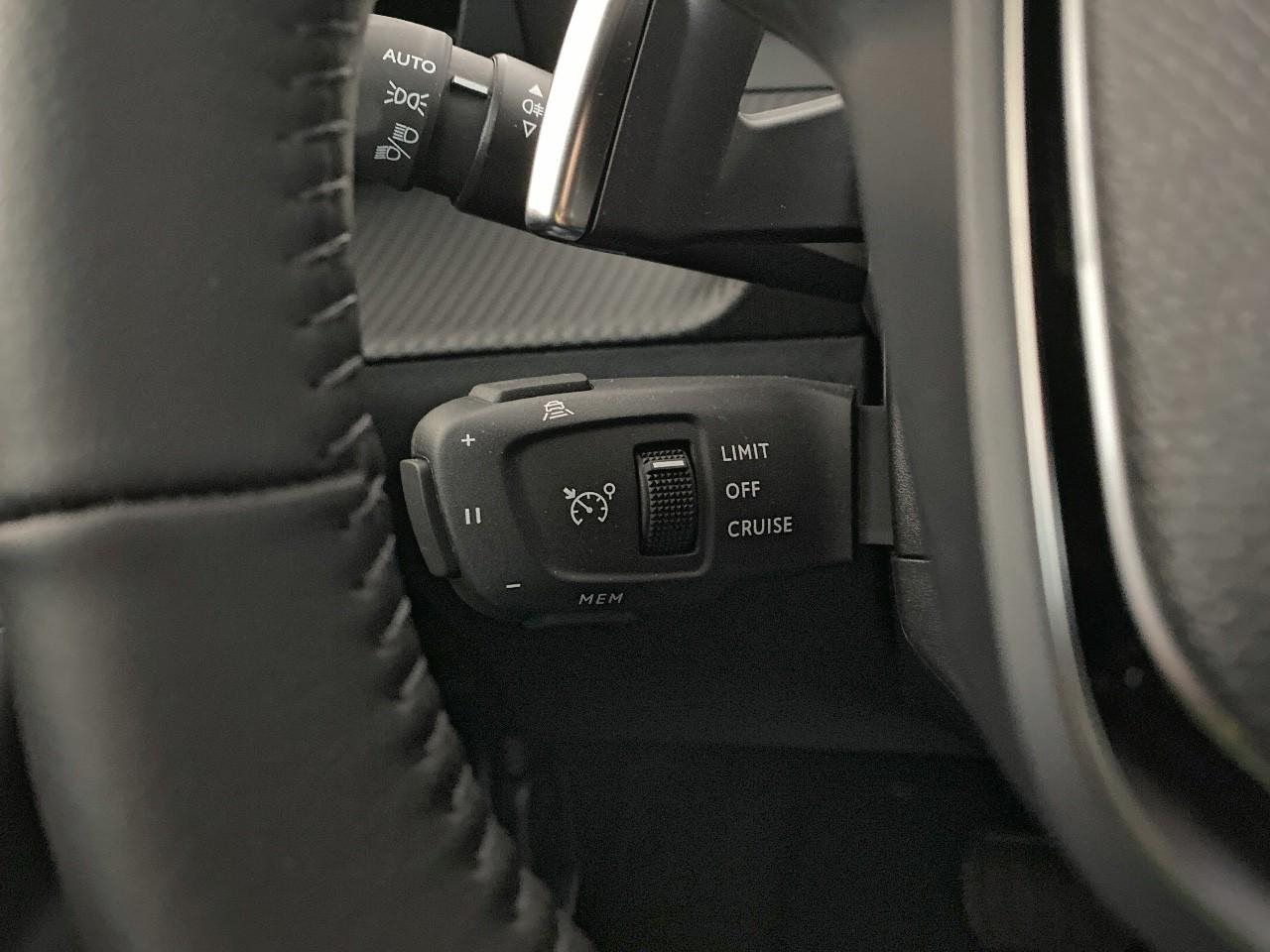 Peugeot 2008 hybrid 145 ch e-dcs6 allure — photo 20