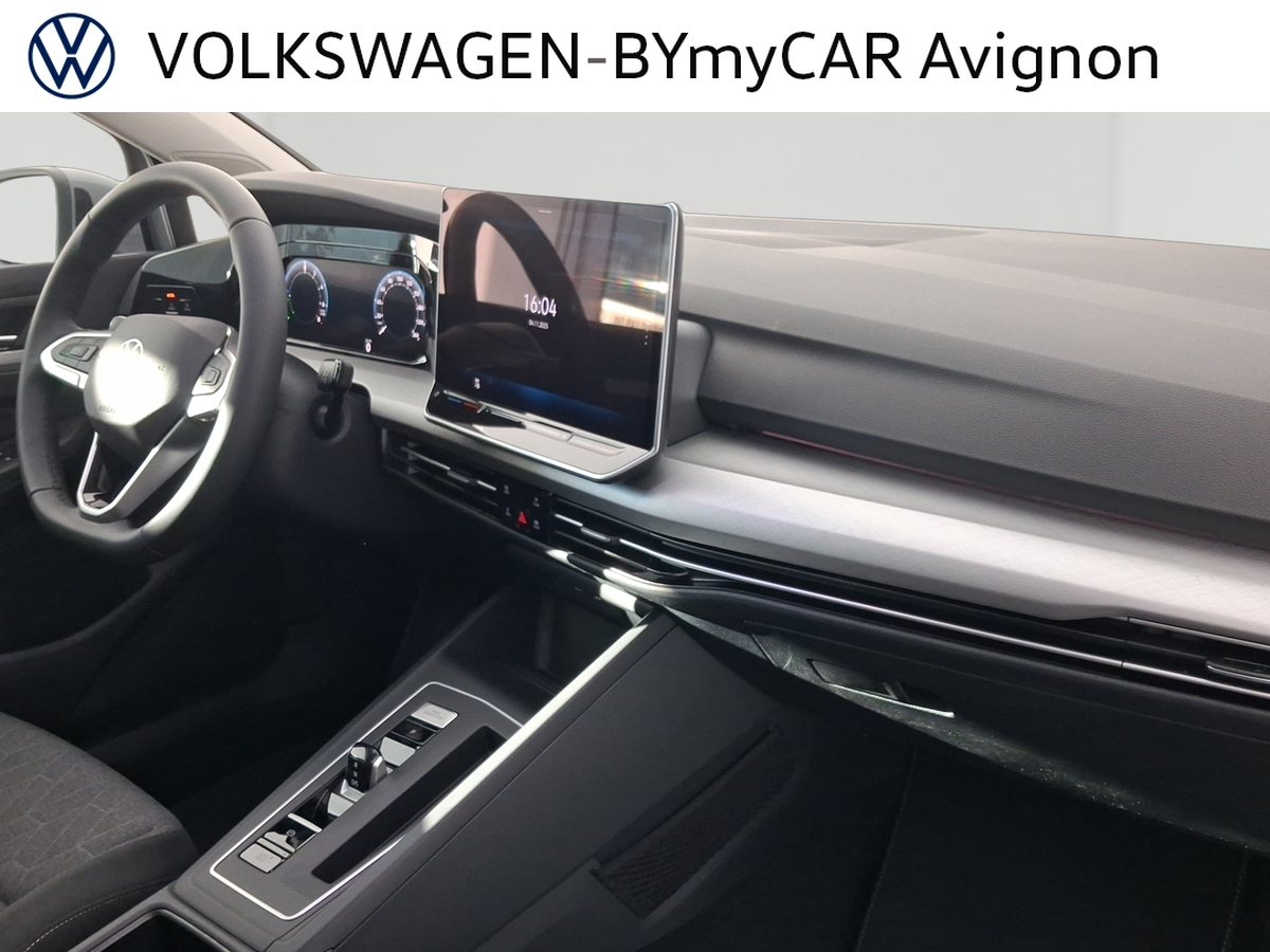 Volkswagen Golf 1.5 eHybrid 204 DSG6 — photo 24