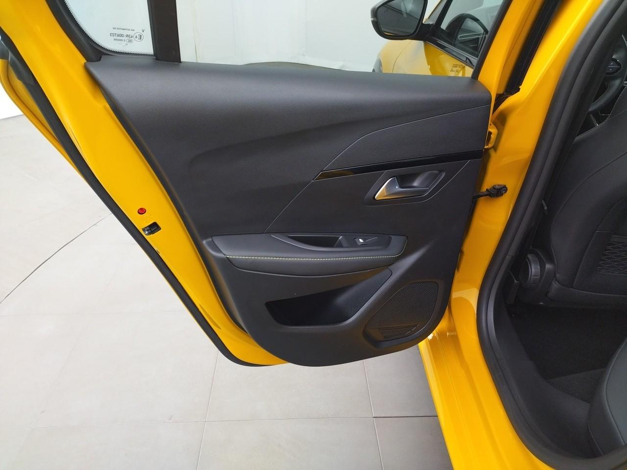 Peugeot 208 puretech 100 s&s eat8 gt — photo 24