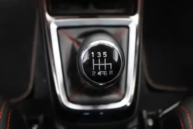 Suzuki Swift sport 1.4 boosterjet hybrid — photo 30