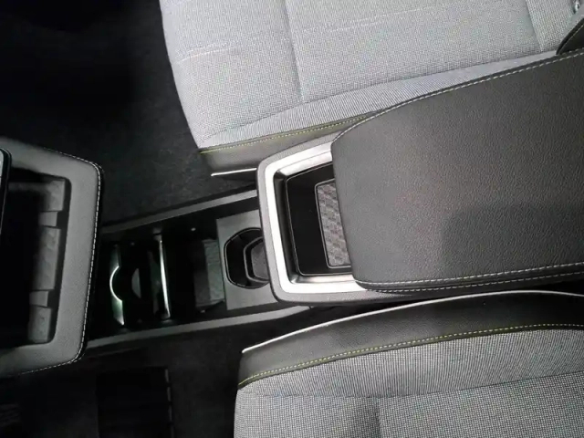 Renault Megane e-tech 220 ch autonomie confort gsr2 — photo 124