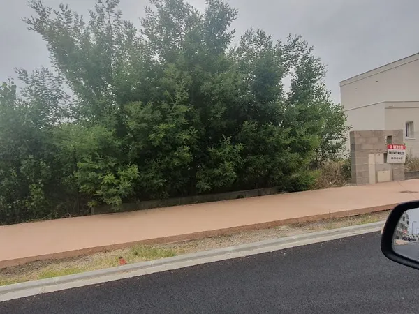 Terrain 351 m²