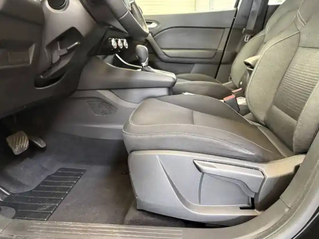 Renault Captur blue dci 115 edc — photo 33