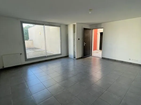 Appartement T4 DUPLEX avec terrasse de 35 m² et double stationnement en sous-sol