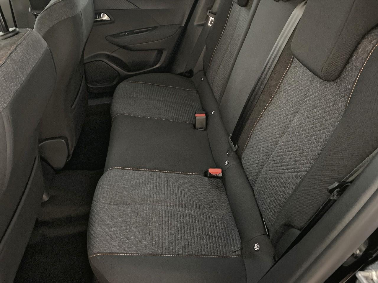 Peugeot 2008 hybrid 136 e-dcs6 style — photo 10