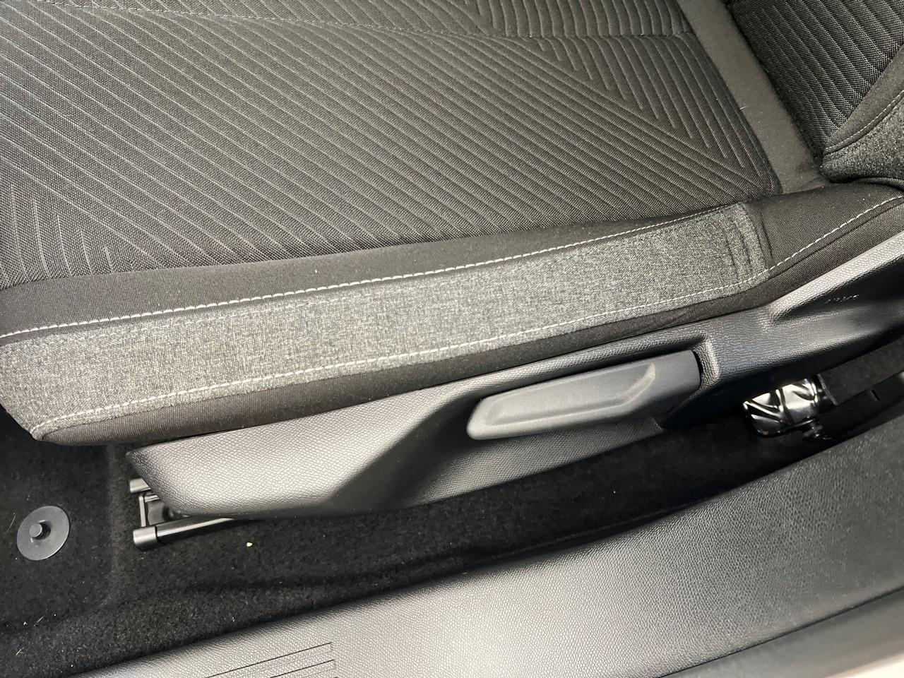 Peugeot 308 phev 180 e-eat8 active pack — photo 22