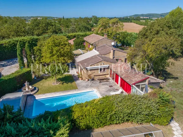 Mas provençal 6 pièces 120 m²