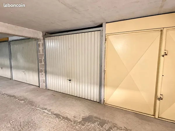 Parking/box 12 m² AIX EN PROVENCE