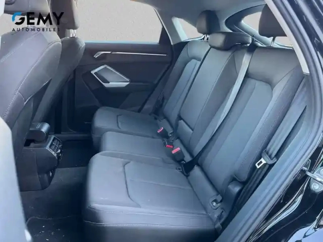 Audi Q3 sportback 35 tfsi 150 ch — photo 10