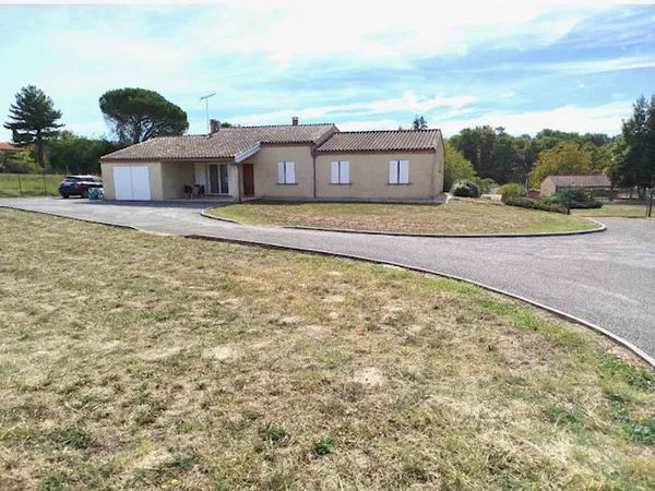 Grande villa très bien entretenue