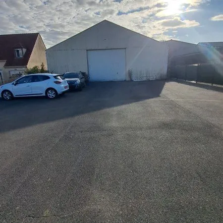 LOCAL INDUSTRIEL 250 m² + TERRAIN BITUMÉ 900 m² — LA FORÊT-LE-ROI (91410) — 10 MIN A10 / DOURDAN- 10