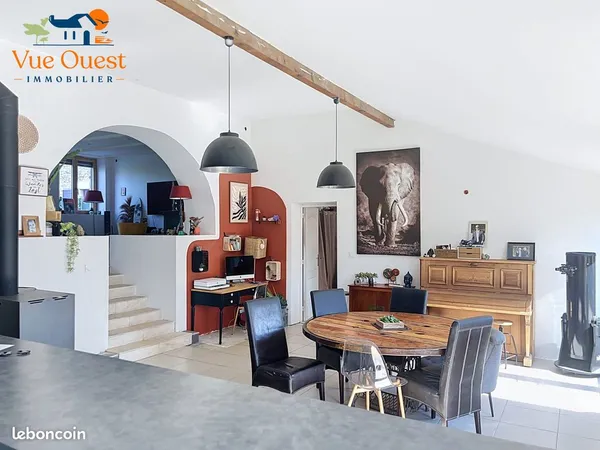 Propriété 6 pièces 178 m²