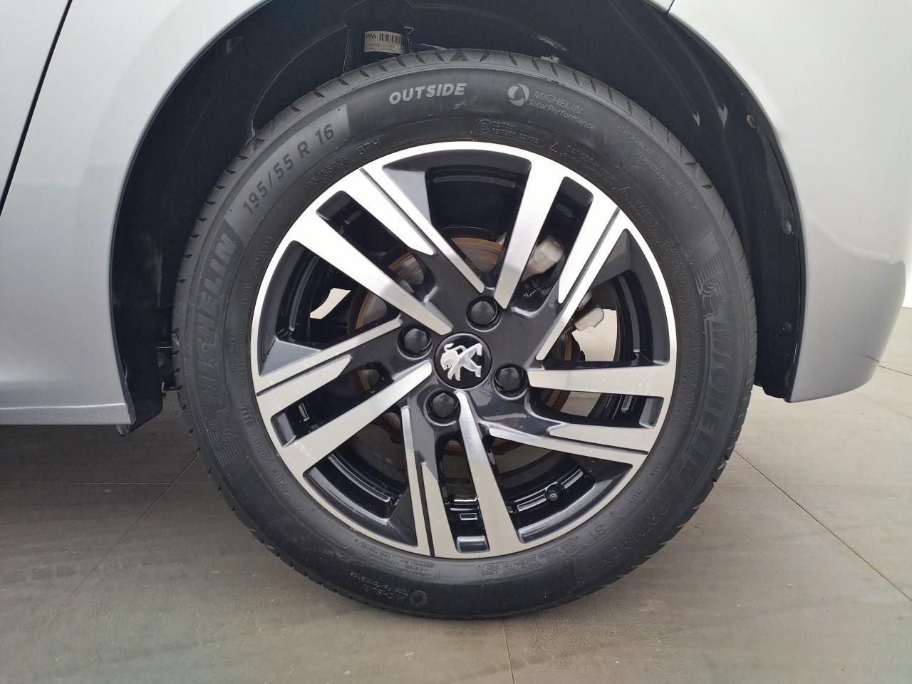 Peugeot 208 puretech 100 s&s bvm6 allure — photo 16