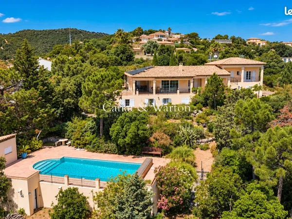 Villa 8 pièces 280 m²