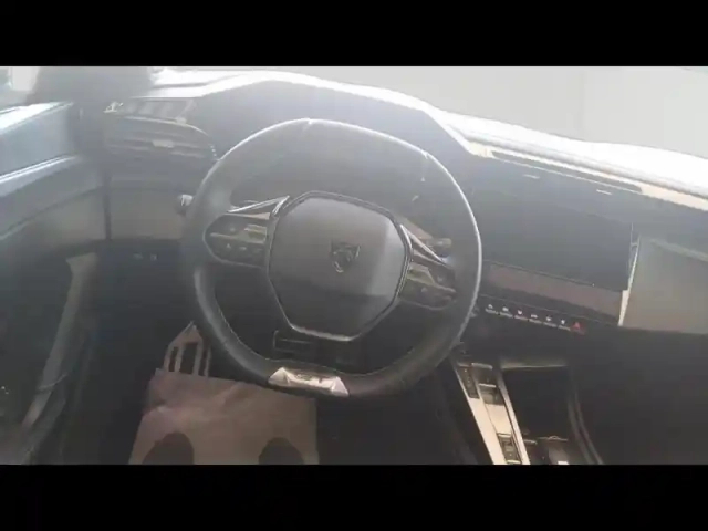 Peugeot 308 phev 225ch gt e-eat8 — photo 12