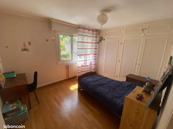 Maison familiale 140 m² avec jardin et grand garage