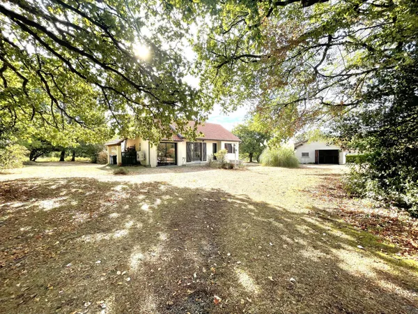 Jolie maison de plain pied avec garage
