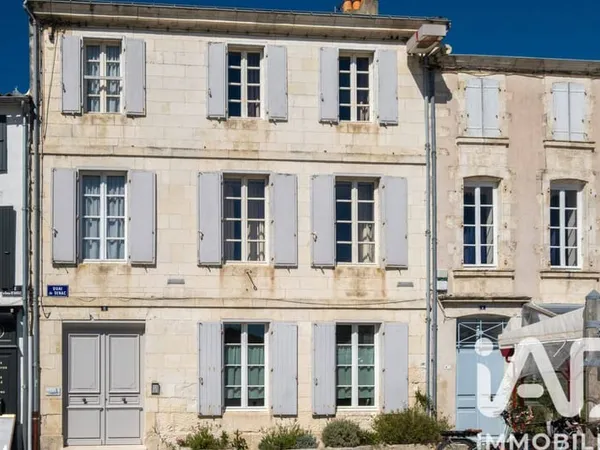 Maison 10 pièces 418 m²