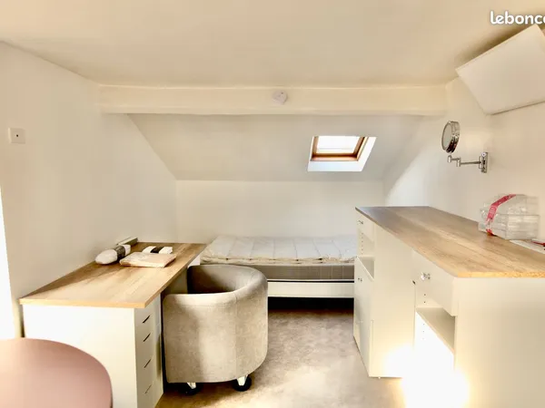 Studio à 10 mn de Paris/Gare du Nord, situé à la gare RER E de Noisy le Sec