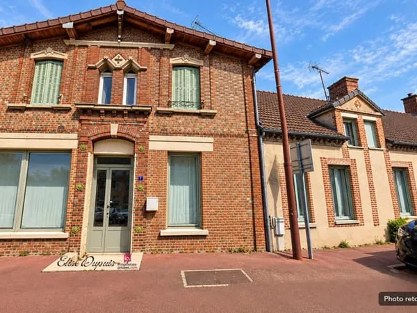 ESTISSAC - Bâtisse de caractère de 1815, 199 m² habitables et beau potentiel