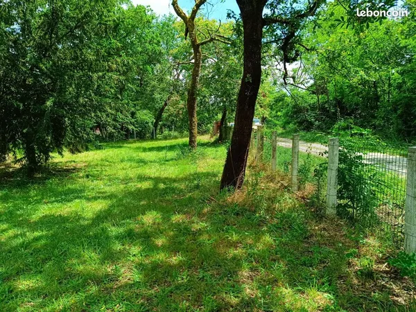Terrain à bâtir de 500 m² à MARTIGNAS-SUR-JALLE (33)