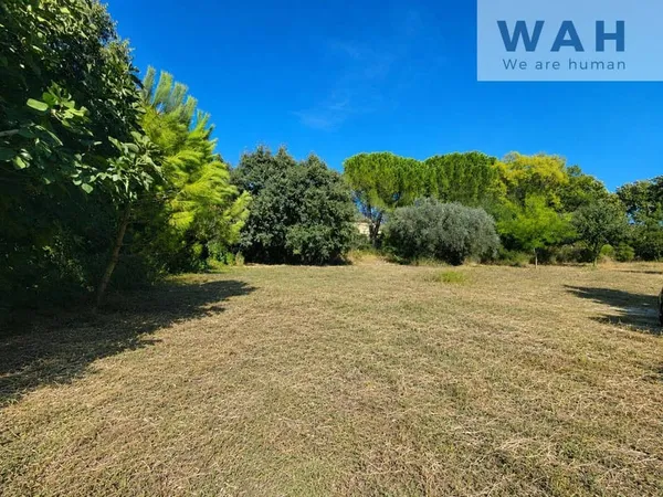 Terrain constructible 690 m²