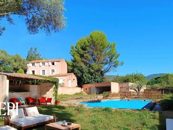 Entre vignes et collines, une maison 170 m2 en pierre à réin