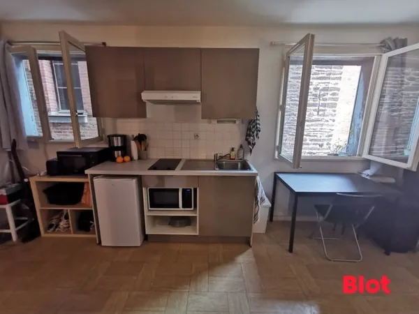 A LOUER - RENNES / CENTRE VILLE - STUDIO DE 27.25 m² - 370€ HC