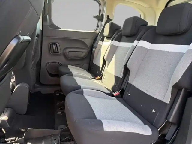 Citroën Berlingo e- taille m 136 ch 100 kwh automatique — photo 12