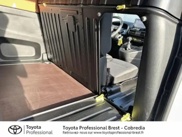 Toyota Proace city medium 100 d-4d start mc24 — photo 12