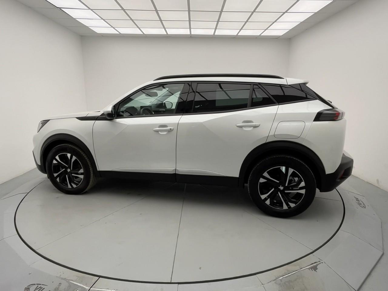 Peugeot 2008 puretech 130 s&s bvm6 allure — photo 2