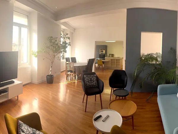 Appartement de standing en duplex - 215 m² - Place Travot, hyper-centre de Cholet