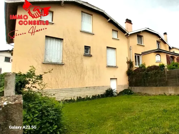 MAISON SUR UN TERRAIN DE 400 M2 PROCHE CENTRE