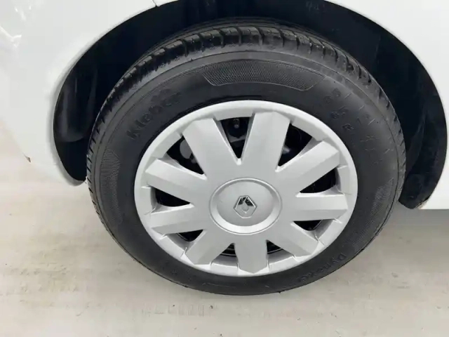 Renault Clio 1.2 16v 75 — photo 30