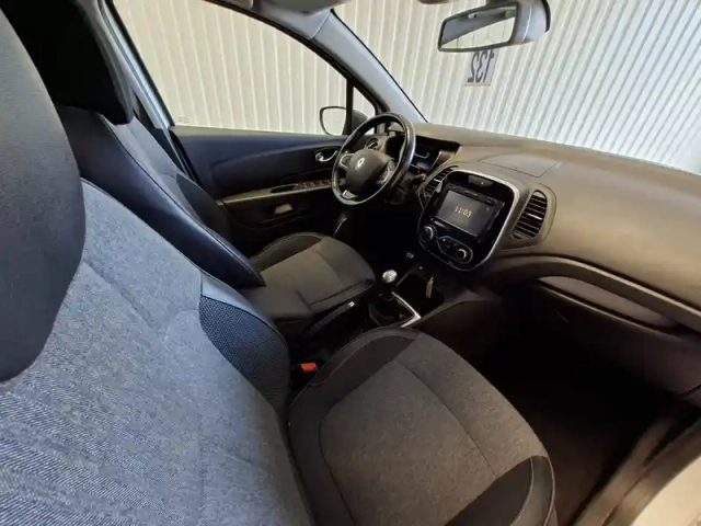 Renault Captur tce 90 energy — photo 11