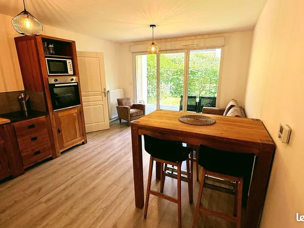 T2 meublé 40 m² avec terrasse, garage et place de parking, Beaumont proche Genève, 1 360 CC