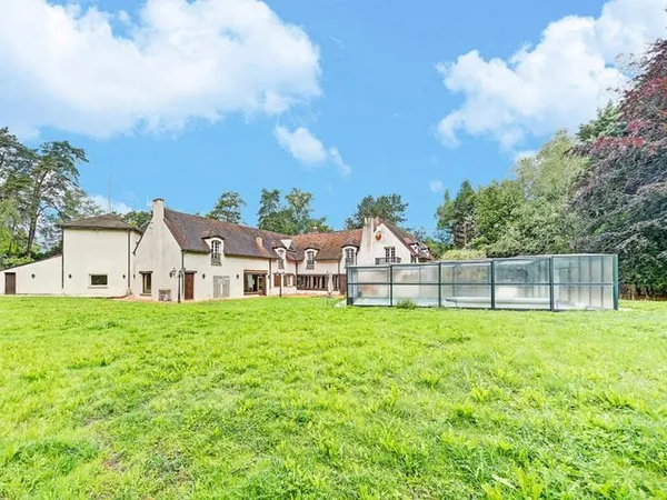 Propriété - 628 m2 - Poigny-la-Forêt