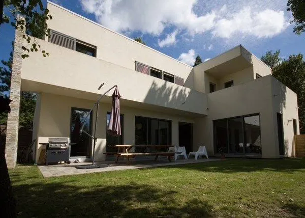 Villa 7 pièces 230 m²