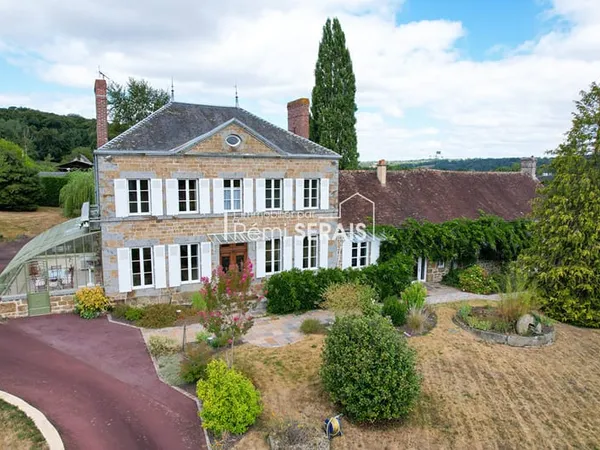 Maison bourgeoise à vendre à PUTANGES LE LAC