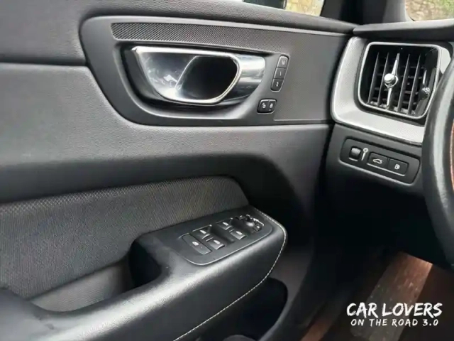 Volvo Xc60 t8 recharge awd 303 ch + 87 ch geartronic 8 — photo 20