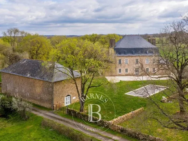 Maison 15 pièces 500 m²