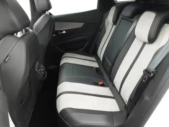 Peugeot 3008 hybrid4 300 e-eat8 — photo 50